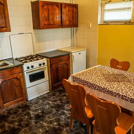 Kulcsos Haz/apartman * Тарцаль